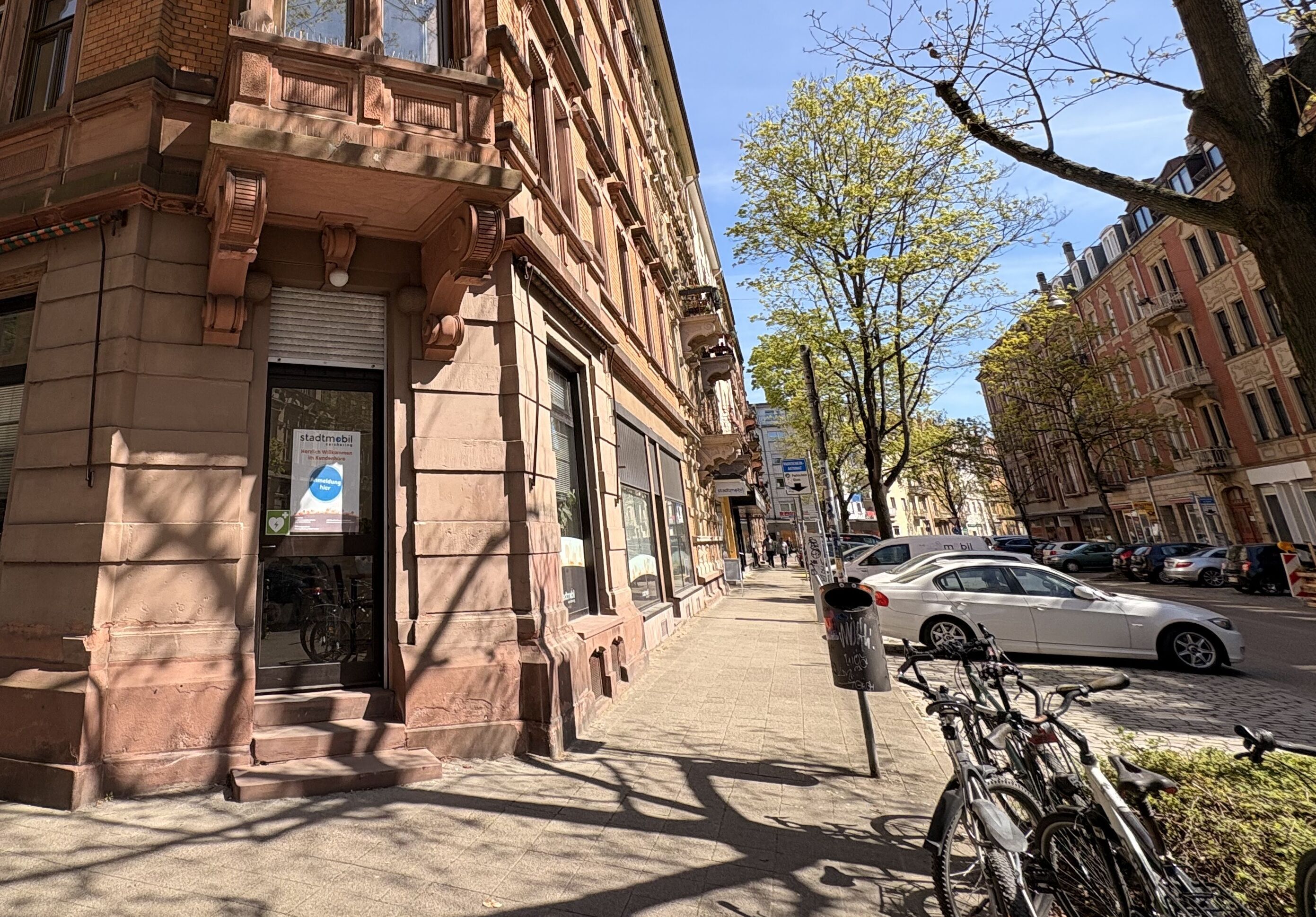 Eingang zum Kundenbüro während der Renovierungsphase